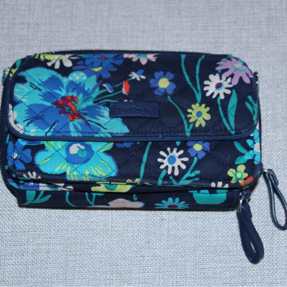 VERA BRADLEY floral wallet